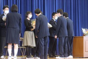令和元年度 １学年終業式・離退任式を行いました