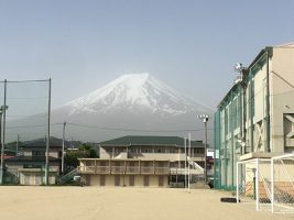 吉高の風景～富士山の農鳥～