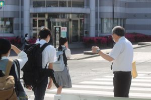 しなやかな心の育成プロジェクト・通学時マナーアップ運動が行われました