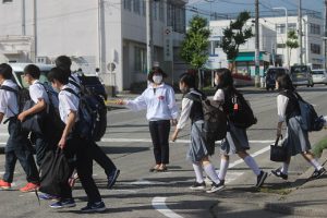 しなやかな心の育成プロジェクト・通学時マナーアップ運動が行われました