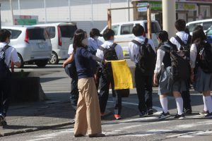 しなやかな心の育成プロジェクト・通学時マナーアップ運動が行われました