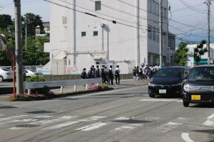 しなやかな心の育成プロジェクト・通学時マナーアップ運動が行われました