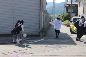 しなやかな心の育成プロジェクト・通学時マナーアップ運動が行われました