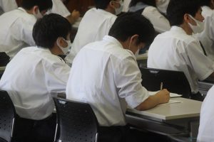 粟井英朗環境財団　環境保全支援事業　理数科 課題研究 発表会が行われました