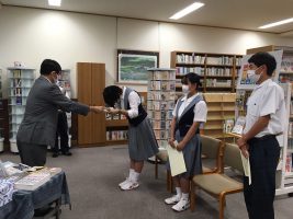 「吉田高校ビブリオバトル2020」の表彰式が行われました