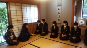 令和2年度 吉田高校茶道部 部内発表会の様子です