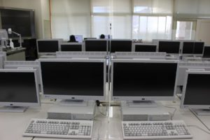 コンピュータ室のパソコンがリニューアルしました