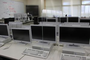 コンピュータ室のパソコンがリニューアルしました