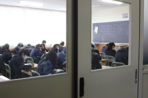 令和2年度 後期第1回試験(1・2年生)1日目です