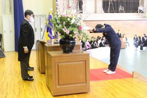 令和2年度 第71回卒業証書授与式が行われました