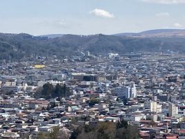 令和４年度山梨県立吉田高等学校と富士吉田商工会議所青年部の連携に関する協定書調印式が行われました