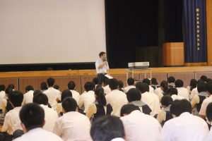 令和3年度休業前集会・合同LHRが行われました
