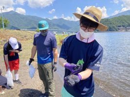 富士山環境保全のボランティア活動を行いました