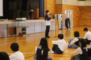 前期第２回試験後の合同LHRの様子です