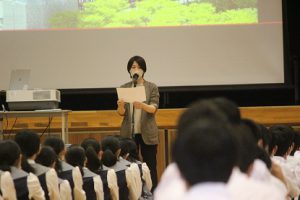 前期第２回試験後の合同LHRの様子です