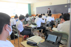 教育ICT 学習者用PCを使った授業の様子です