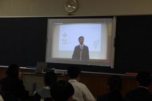生徒会役員選挙立会演説会と投票を行いました