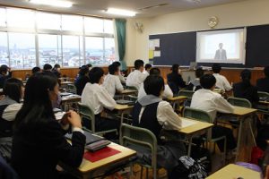 生徒会役員選挙立会演説会と投票を行いました