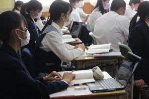 教育ICT 学習者用PCを使った授業の様子です