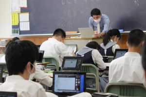 教育ICT 学習者用PCを使った授業の様子です