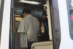 献血車が吉高にやってきました