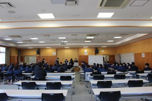 弁護士出前授業が行われました