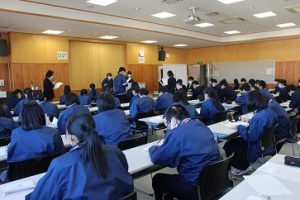 弁護士出前授業が行われました