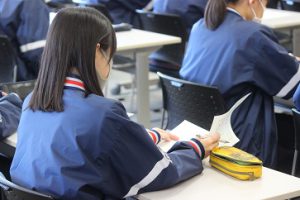 弁護士出前授業が行われました