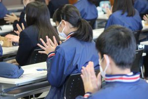 理数科１年オンライン企業見学会が行われました