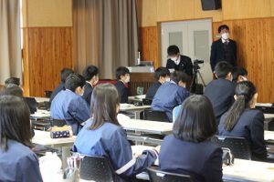 理数科１年オンライン企業見学会が行われました