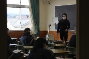明るいあいさつで 温かい毎日を過ごそう！！分散登校・オンライン授業が行われています。