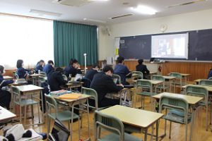 「富士山学Ⅰ」オンラインによる学年全体発表会が行われました