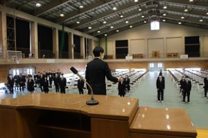 令和３年度表彰状授与式・記念品贈呈式・同窓会入会式が行われました。