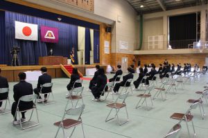 令和３年度表彰状授与式・記念品贈呈式・同窓会入会式が行われました。