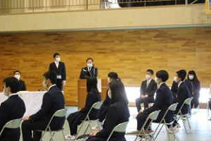 令和３年度表彰状授与式・記念品贈呈式・同窓会入会式が行われました。