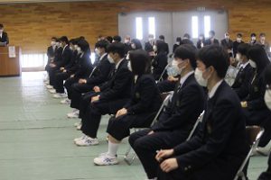 令和３年度表彰状授与式・記念品贈呈式・同窓会入会式が行われました。