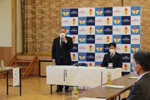 令和４年度山梨県立吉田高等学校と富士吉田商工会議所青年部の連携に関する協定書調印式が行われました