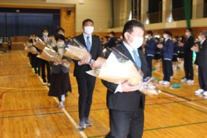 令和3年度退任式・離任式が行われました