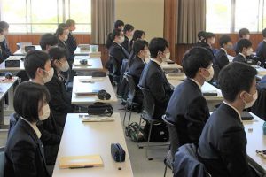 令和4年度理数科登校学習会が行われました