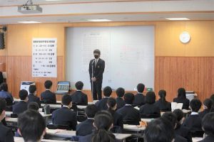 令和4年度理数科登校学習会が行われました