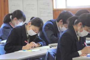 令和4年度理数科登校学習会が行われました
