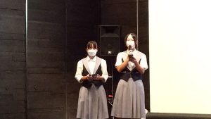 高校生地域人材育成プログラム「かえる組」ふじよしだPR大使ポスター完成報告会の様子です。