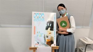 高校生地域人材育成プログラム「かえる組」ふじよしだPR大使ポスター完成報告会の様子です。