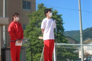 令和４年度後期・令和５年度前期生徒会役員認証式を行いました