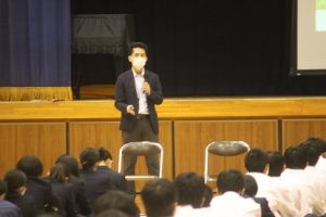 令和４年度第１学年進路学習会が行われました
