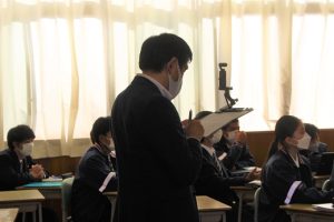 第２学年総合的な探究の時間（富士山学）中間発表会が行われました