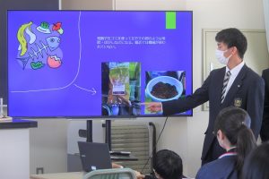 第２学年総合的な探究の時間（富士山学）中間発表会が行われました