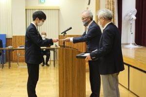 令和４年度渡辺貢奨学金交付式が行われました