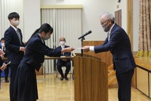 令和４年度渡辺貢奨学金交付式が行われました