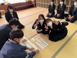 ３年ぶりの開催！！吉高の伝統行事「校内百人一首大会」が行われました。